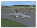 Boeing F/A-18E Superhornet rollt in Emmen an ein paar PC-7 vorbei (FSX, VRS)